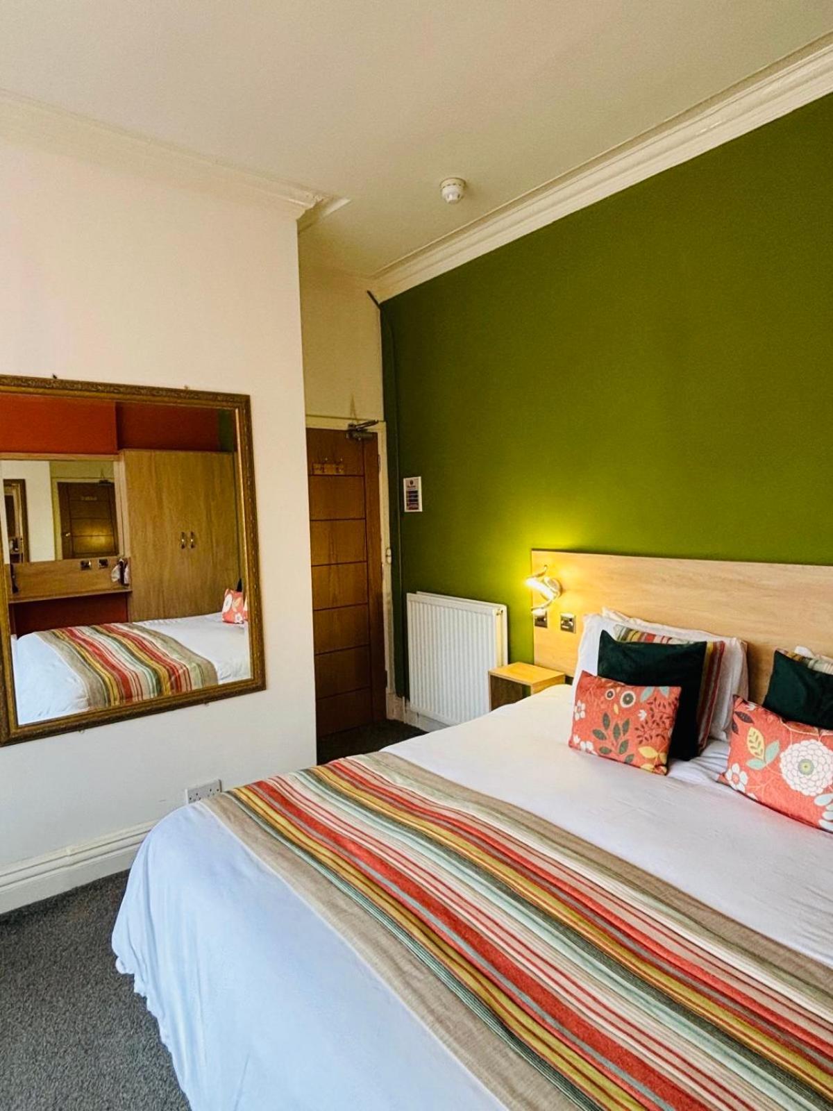 The Beaucliffe 3*